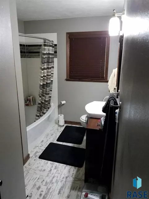 406 S Van Eps Ave, Sioux Falls, SD 57103 photo 4