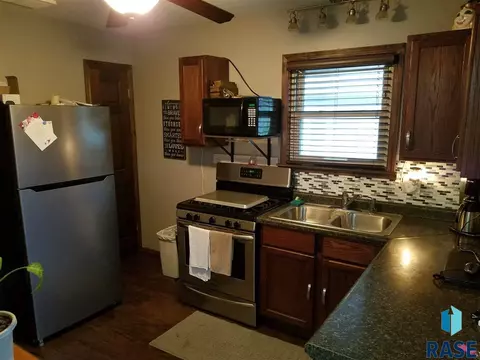 406 S Van Eps Ave, Sioux Falls, SD 57103 photo 11