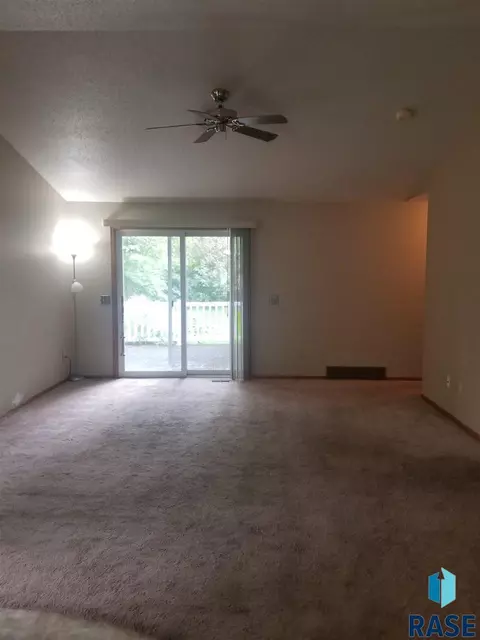 908 E Jane Ln, Sioux Falls, SD 57108 photo 8