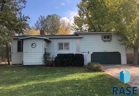 7401 W 12th St, Sioux Falls, SD 57106 photo 1