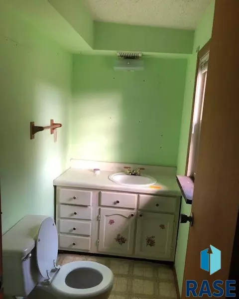 7401 W 12th St, Sioux Falls, SD 57106 photo 8