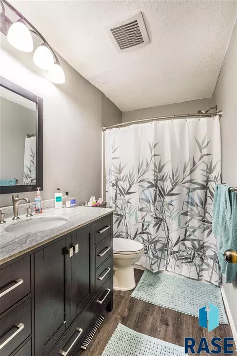 1212 E 24th St, Sioux Falls, SD 57105 photo 11