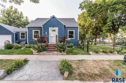 1212 E 24th St, Sioux Falls, SD 57105 photo 2