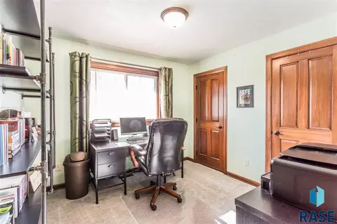 4309 E 22nd St, Sioux Falls, SD 57103 photo 11