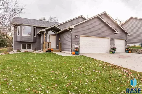4309 E 22nd St, Sioux Falls, SD 57103 photo 1