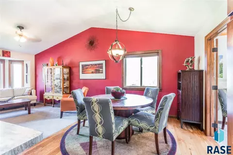 4309 E 22nd St, Sioux Falls, SD 57103 photo 8