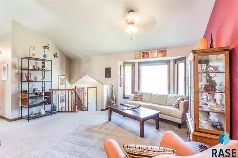 4309 E 22nd St, Sioux Falls, SD 57103 photo 4