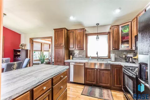 4309 E 22nd St, Sioux Falls, SD 57103 photo 7