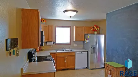 1308 E 17th St, Sioux Falls, SD 57104 photo 7