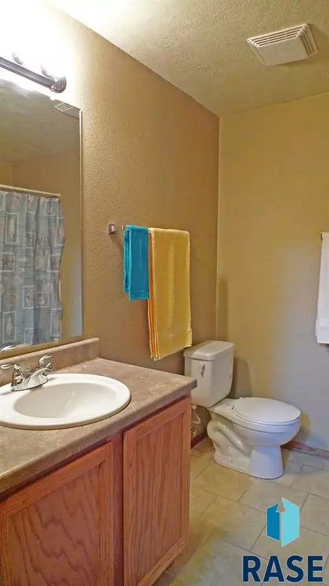 1308 E 17th St, Sioux Falls, SD 57104 photo 15