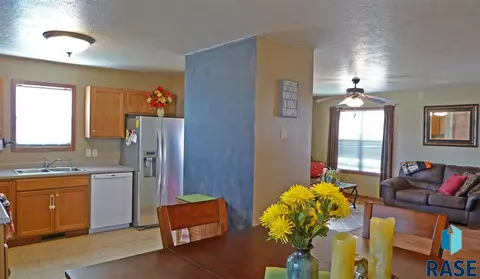 1308 E 17th St, Sioux Falls, SD 57104 photo 5