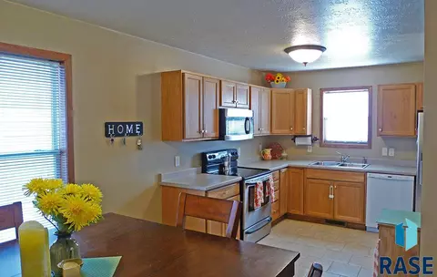1308 E 17th St, Sioux Falls, SD 57104 photo 6