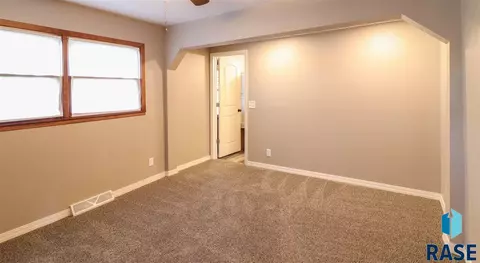 208 3rd Ave, Humboldt, SD 57035 photo 10