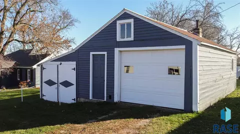 208 3rd Ave, Humboldt, SD 57035 photo 3