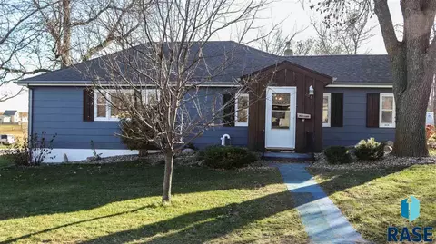 208 3rd Ave, Humboldt, SD 57035 photo 2