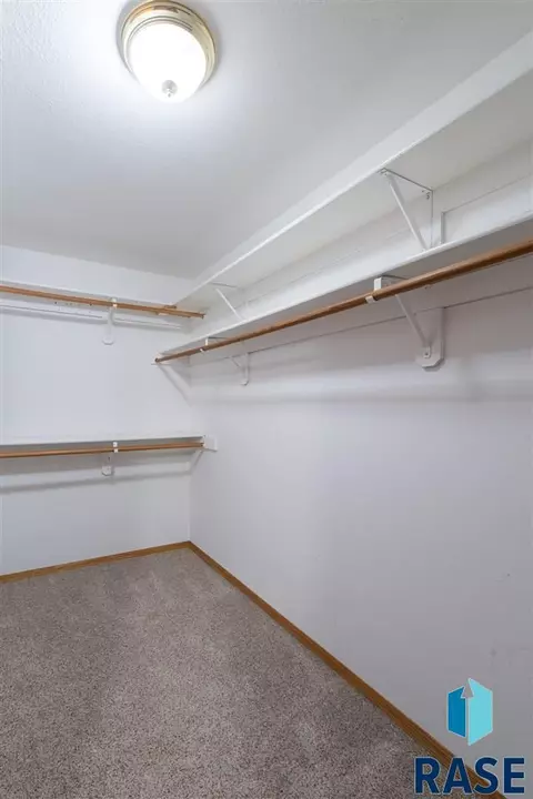 2108 E Briar Den Ct, Sioux Falls, SD 57108 photo 25