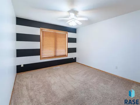 2108 E Briar Den Ct, Sioux Falls, SD 57108 photo 24