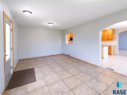 2108 E Briar Den Ct, Sioux Falls, SD 57108 photo 13