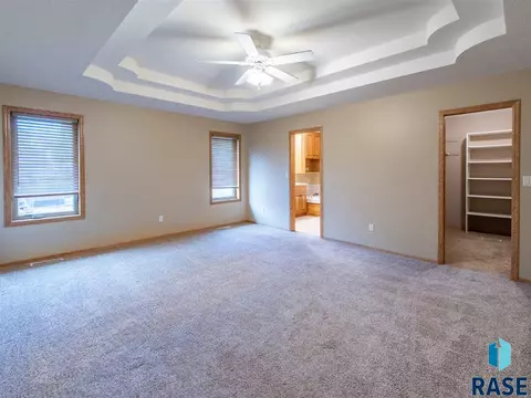 2108 E Briar Den Ct, Sioux Falls, SD 57108 photo 14