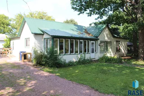 108 E 4th St, Davis, SD 57021 photo 1