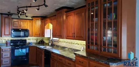 317 SE 3rd Ave, Pipestone, MN 56164 photo 9