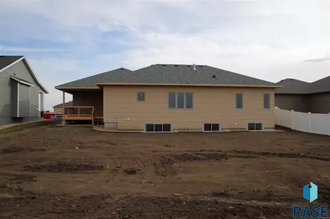 3109 S Copper Forge Ave, Sioux Falls, SD 57110 photo 2