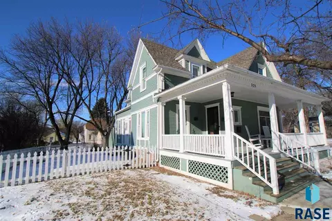 525 N Broadway St, Canton, SD 57013 photo 4