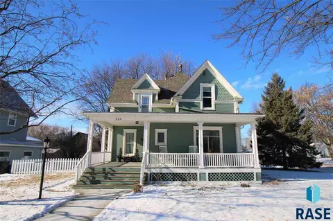 525 N Broadway St, Canton, SD 57013 photo 1