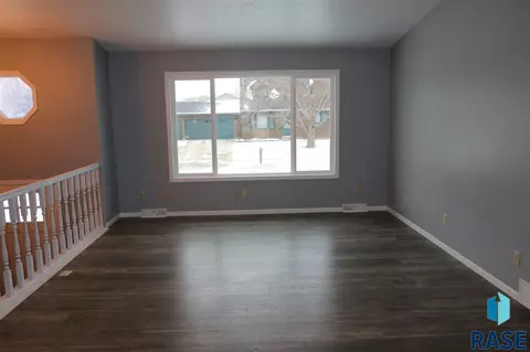 Undisclosed, Sioux Falls, SD 57106 photo 3
