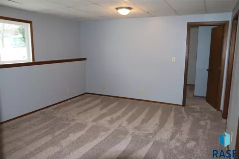 Undisclosed, Sioux Falls, SD 57106 photo 11