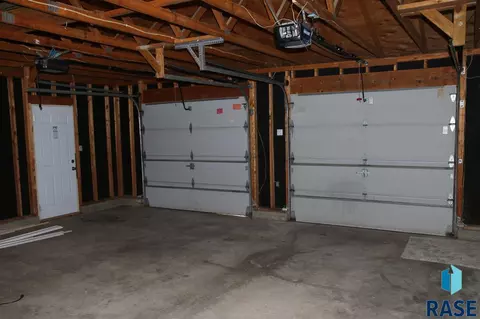 Undisclosed, Sioux Falls, SD 57106 photo 16