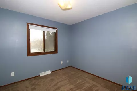 5003 S Drexel Dr, Sioux Falls, SD 57106 photo 10