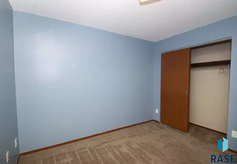 5003 S Drexel Dr, Sioux Falls, SD 57106 photo 11