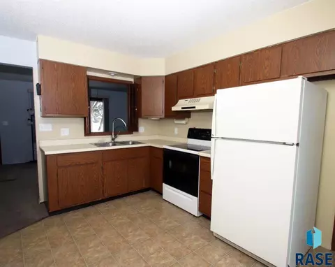 5003 S Drexel Dr, Sioux Falls, SD 57106 photo 6