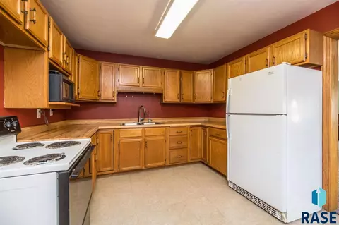 3004 E 18th St, Sioux Falls, SD 57103 photo 7