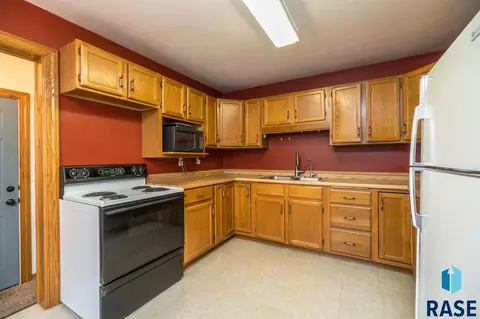 3004 E 18th St, Sioux Falls, SD 57103 photo 6
