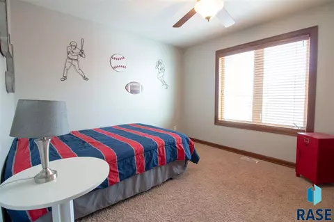1105 W Golden Eagle St, Sioux Falls, SD 57108 photo 12