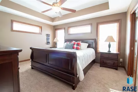 1105 W Golden Eagle St, Sioux Falls, SD 57108 photo 8
