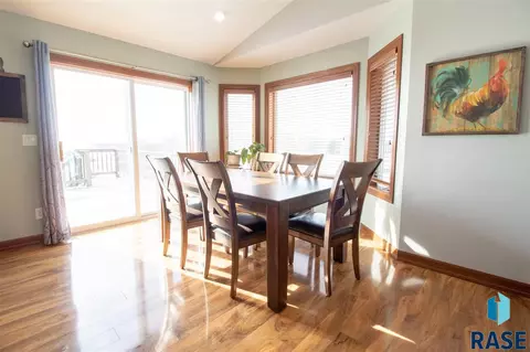 1105 W Golden Eagle St, Sioux Falls, SD 57108 photo 6