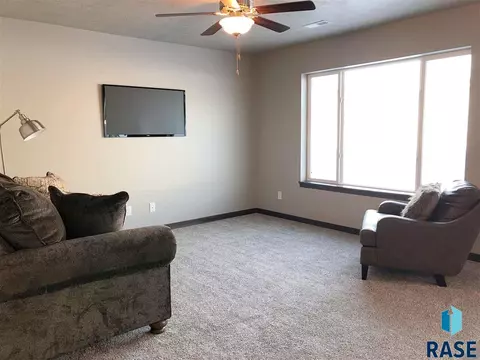 6522 W 6th Pl, Sioux Falls, SD 57107 photo 7