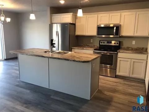 6522 W 6th Pl, Sioux Falls, SD 57107 photo 4