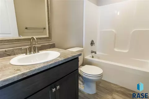 3008 E Madison St, Sioux Falls, SD 57103 photo 13