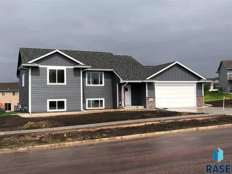 3008 E Madison St, Sioux Falls, SD 57103 photo 1