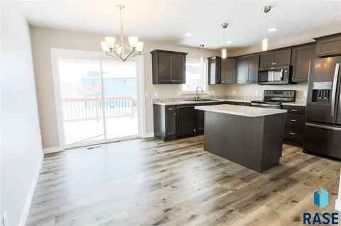 3008 E Madison St, Sioux Falls, SD 57103 photo 7