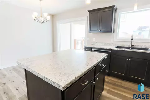 3008 E Madison St, Sioux Falls, SD 57103 photo 5