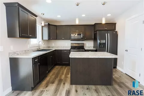 3008 E Madison St, Sioux Falls, SD 57103 photo 3