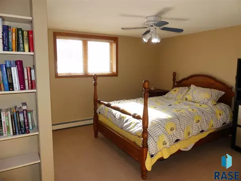 Undisclosed, Sioux Falls, SD 57105 photo 28