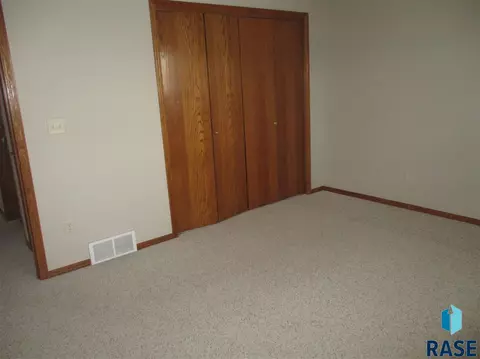 Undisclosed, Sioux Falls, SD 57103 photo 24