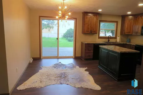 1120 Cedar St, Brandon, SD 57005 photo 6