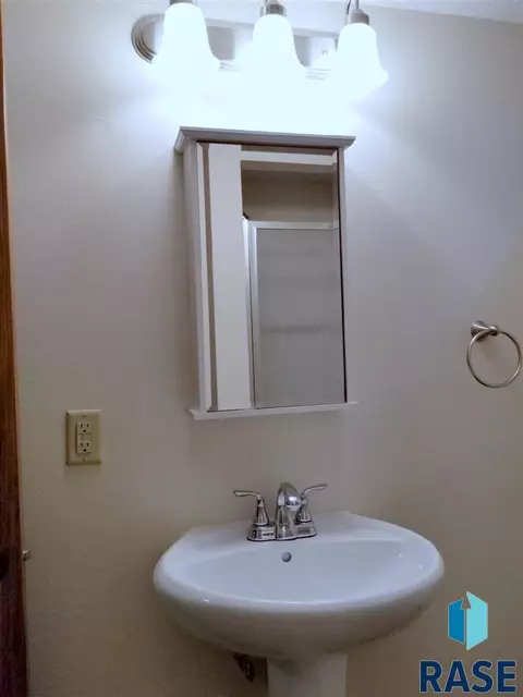 1120 Cedar St, Brandon, SD 57005 photo 25
